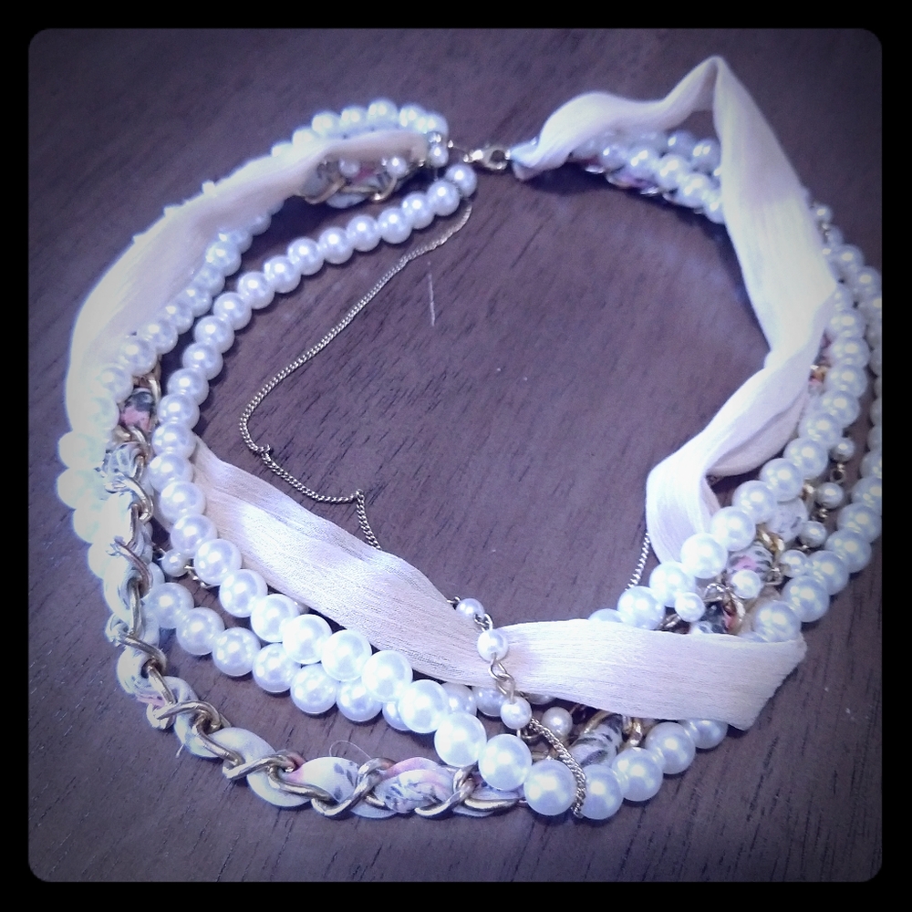 Pearl costume necklace